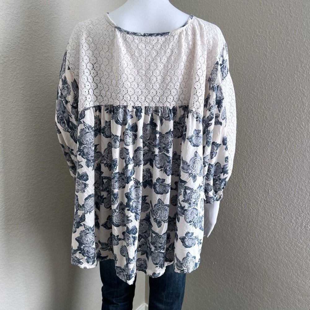 Free People Women Moon River Blouse Size L Blue White Peasant Floral Roses - Picture 9 of 9